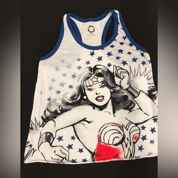 Wonder Woman Classic DC Comics short set pajamas size medium Preowned - Picture 2 of 6